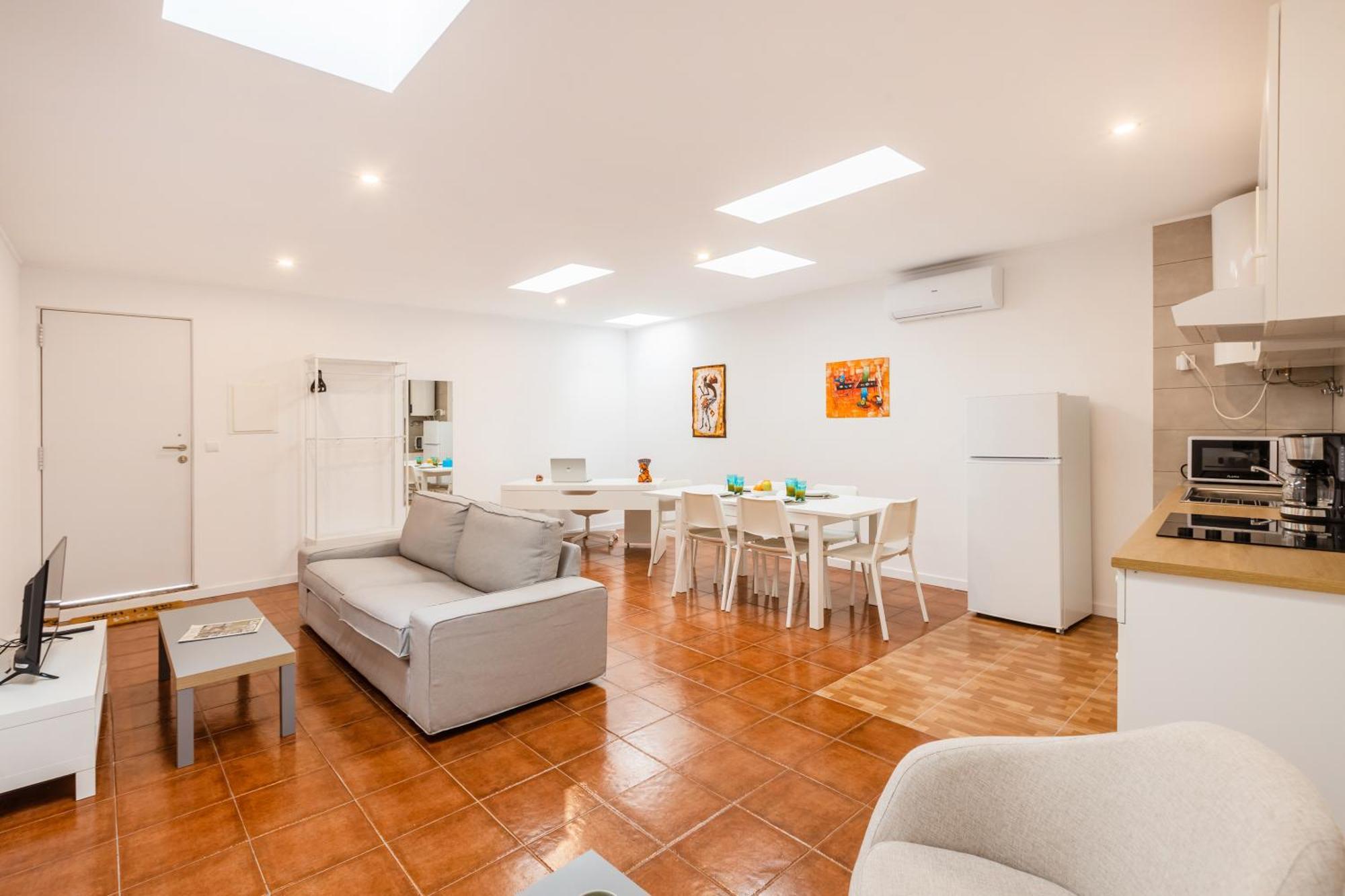 Live, Laugh, Love Beach Guest Home With Ac Madalena  Ruang foto