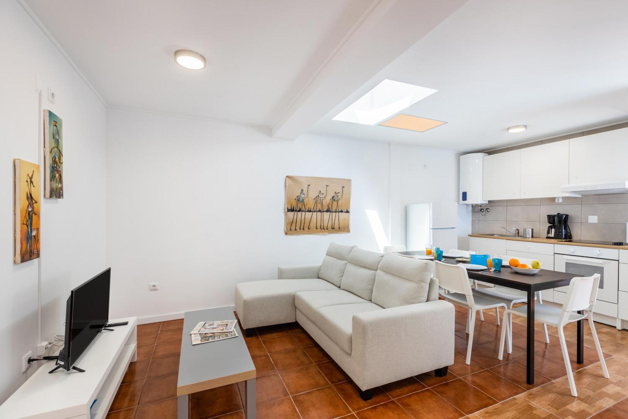 Live, Laugh, Love Beach Guest Home With Ac Madalena  Ruang foto